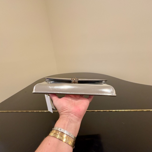 NWT RARE Authentic Luxury Party Tory Burch Kira Metallic Envelope Clutch/Bag - Picture 12 of 17